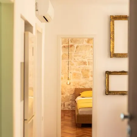 Apartmán With Private Parking *