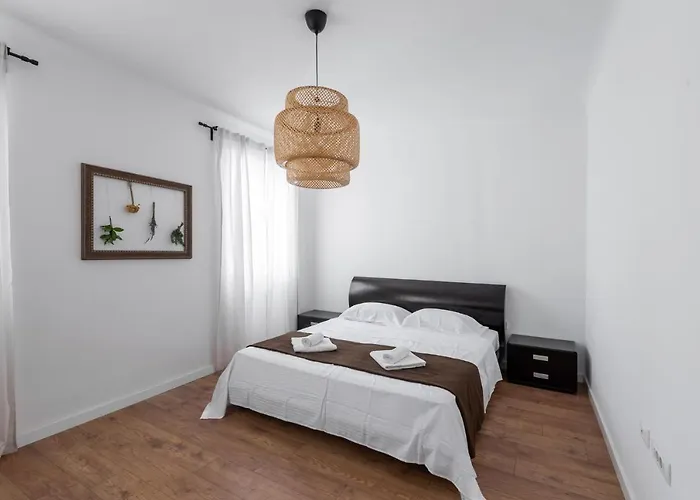 With Private Parking Free Apartament
