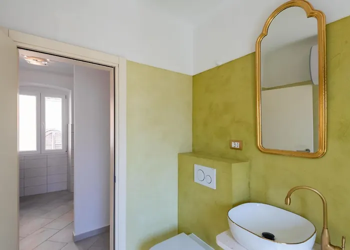 With Private Parking Free Apartament Pula