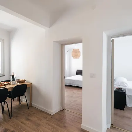 With Private Parking Free Apartment *