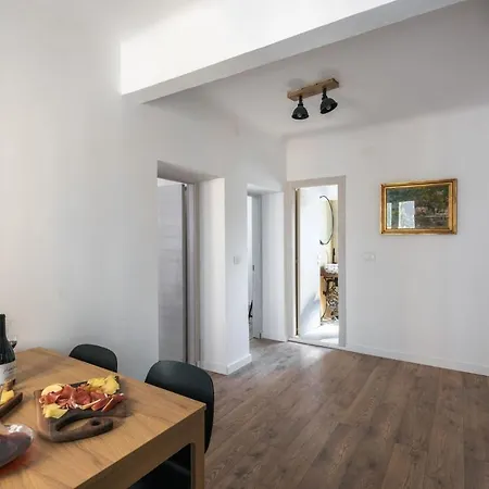 Apartment With Private Parking Free Pula