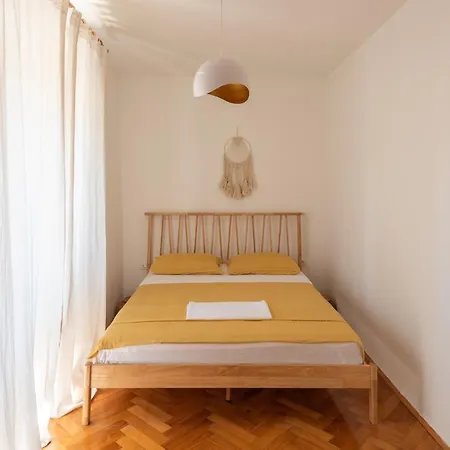 With Private Parking Free Appartement *