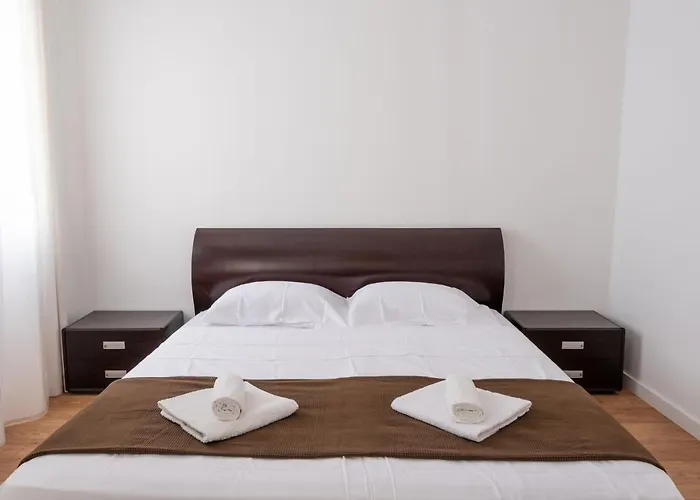 With Private Parking Free Appartement