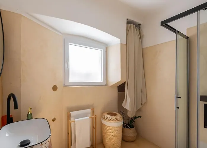 With Private Parking Free Pula