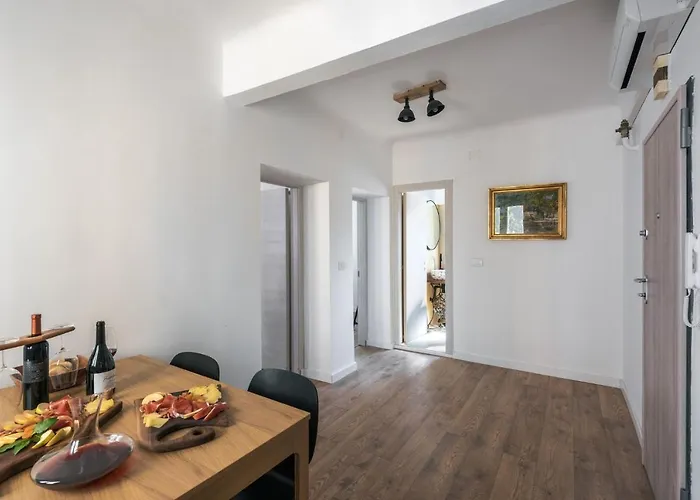 Appartamento With Private Parking Free Pola